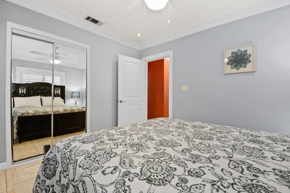 Photo of Bedroom in Los Angeles County