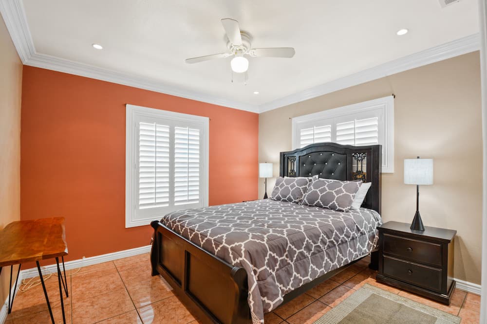 Photo of Bedroom in Los Angeles County