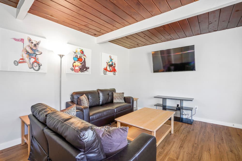 Photo of Livingroom in Logan Heights
