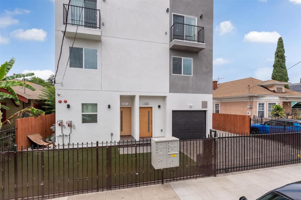 Photo of Outdoor in Pico-Union
