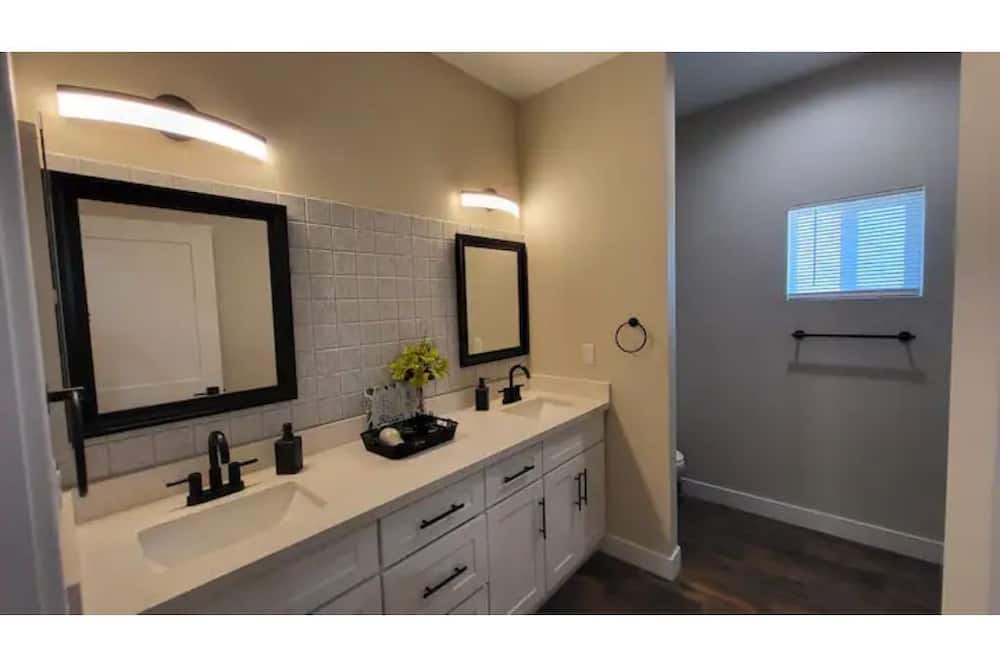 Photo of Bathroom in East Hemet