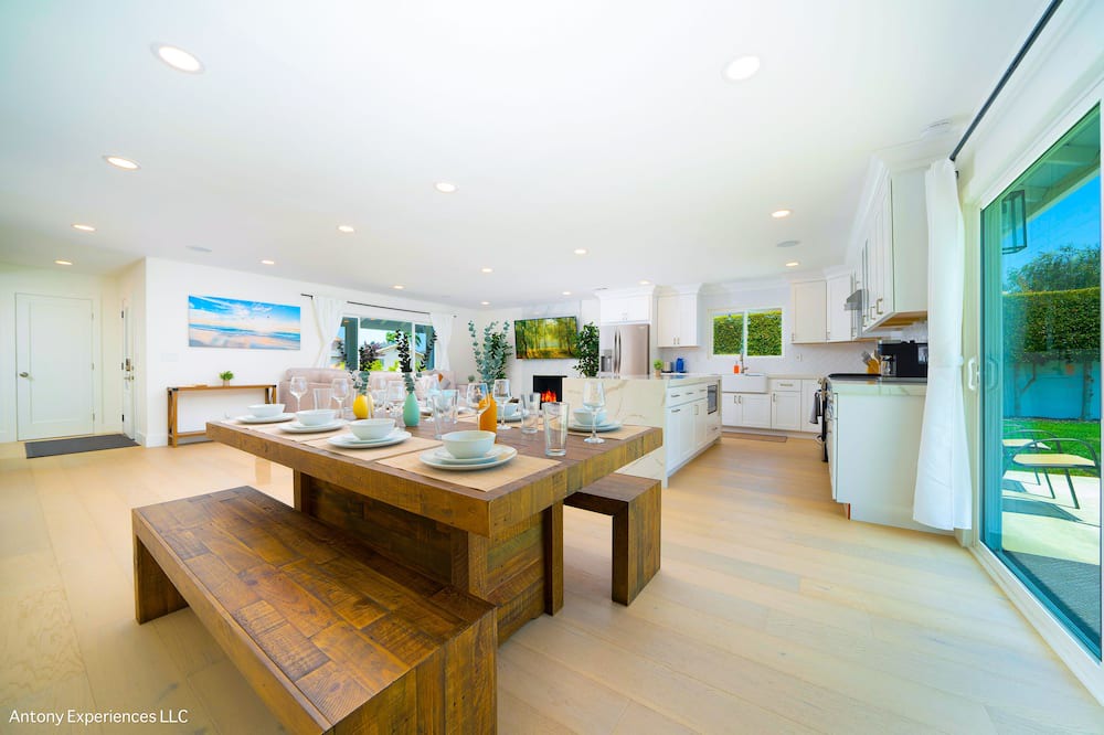 Photo of Livingroom in Fountain Valley