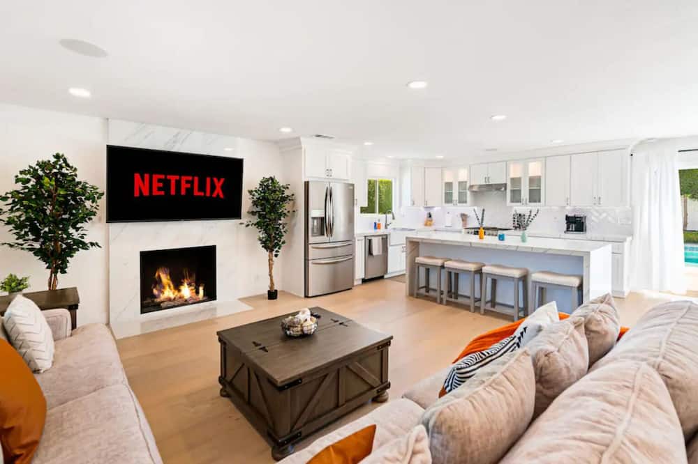 Photo of Livingroom in Fountain Valley