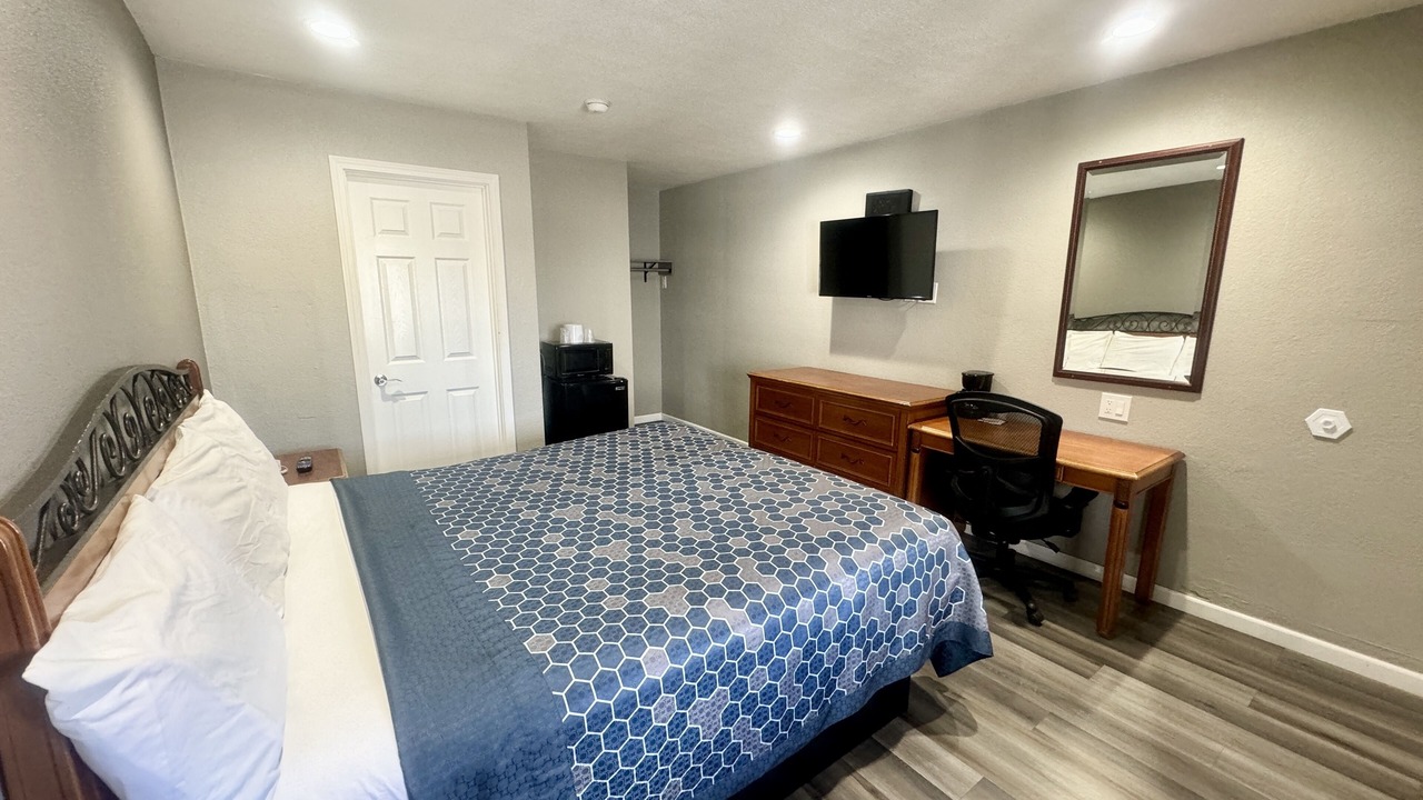Photo of Bedroom in Oroville