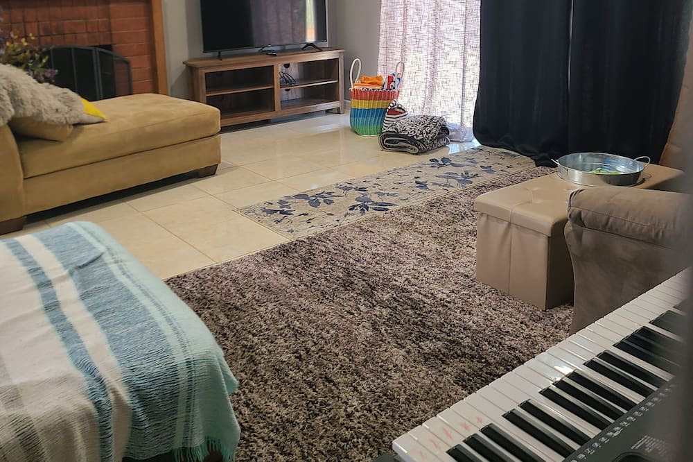 Photo of Livingroom in Rancho Cordova
