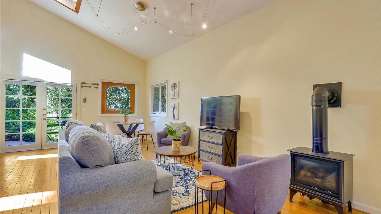 Photo of Livingroom in Redwood City