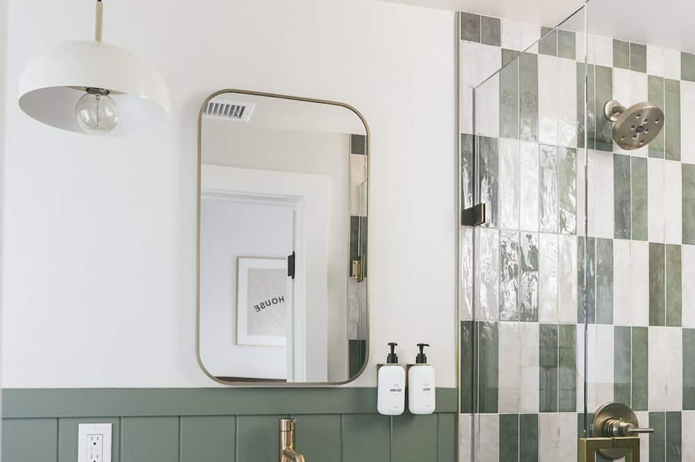 Photo of Bathroom in Upper East