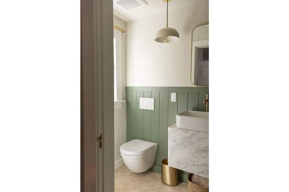 Photo of Bathroom in Upper East
