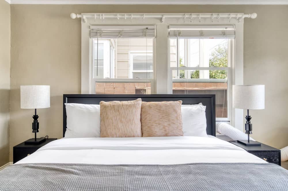 Photo of Bedroom in Burlingame