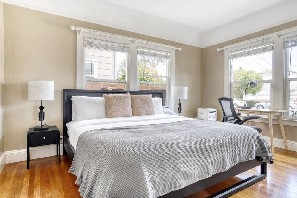 Photo of Bedroom in Burlingame