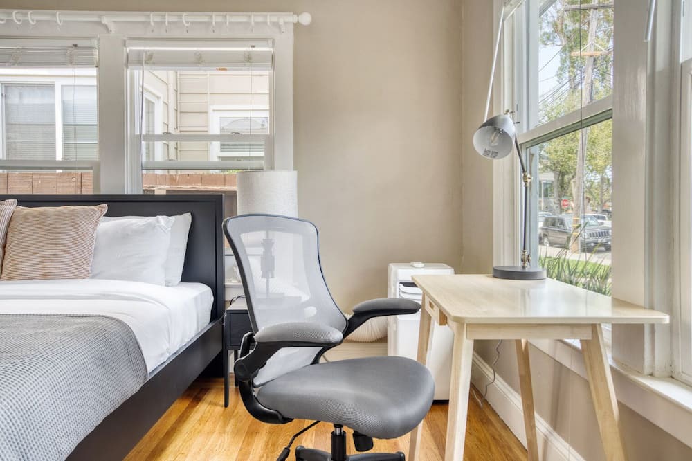 Photo of Bedroom in Burlingame