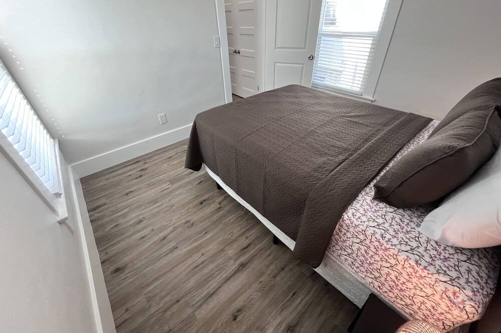 Photo of Bedroom in National City