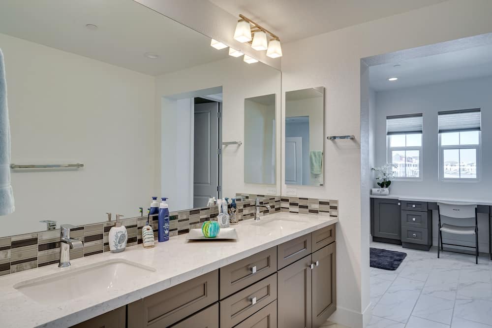 Photo of Bathroom in Bethel Island