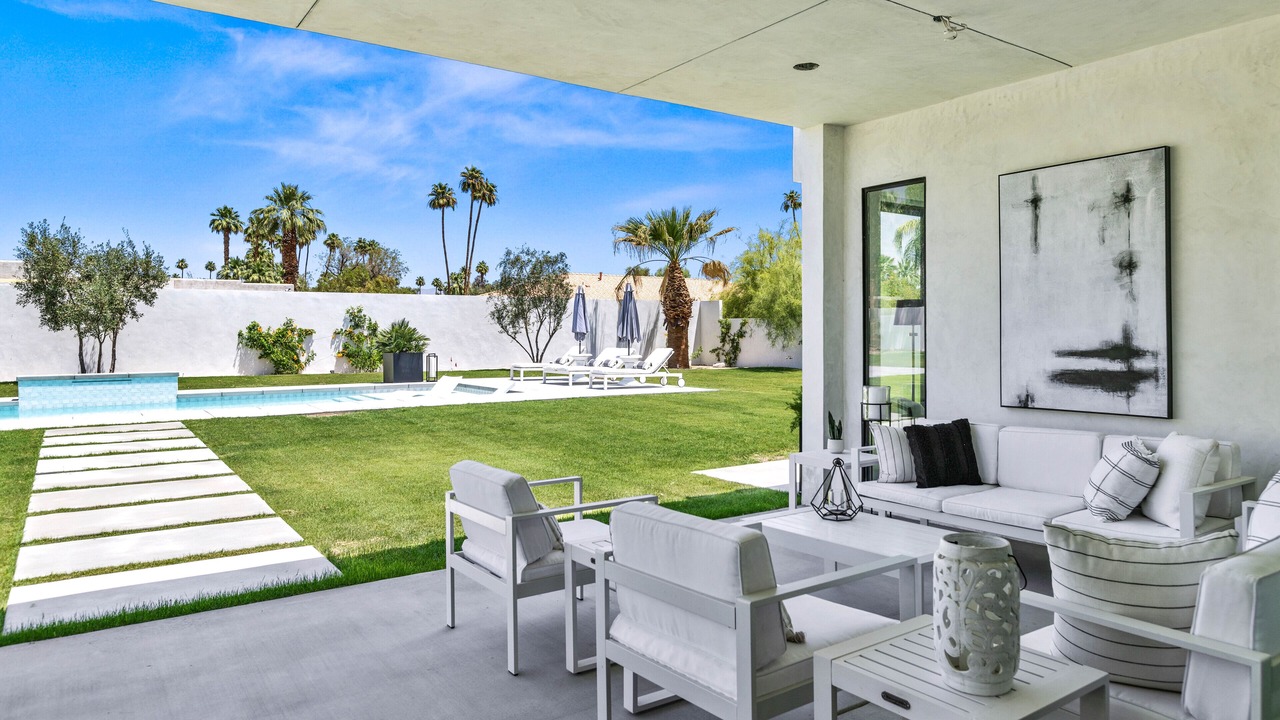 Photo of Patio Balcony in Magnesia Falls Cove