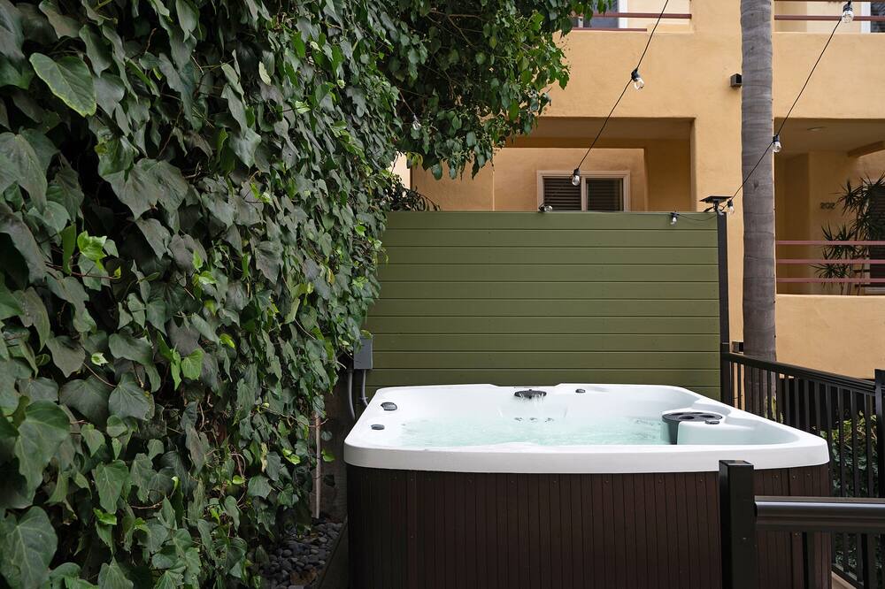 Photo of Outdoor in Mission Hills