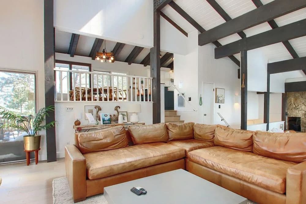 Photo of Livingroom in Yosemite West