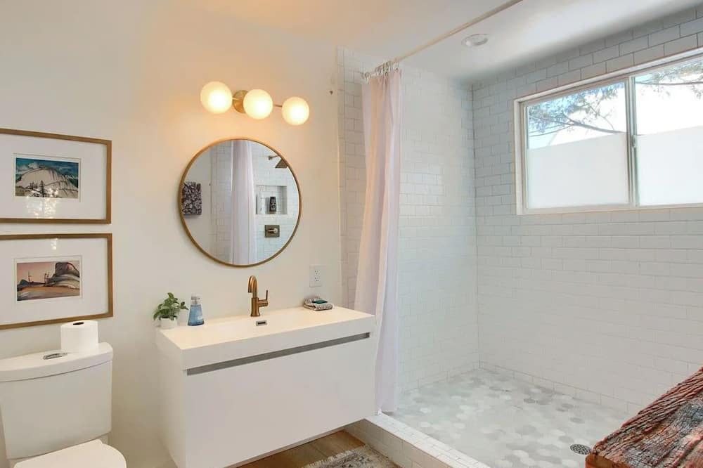 Photo of Bathroom in Yosemite West