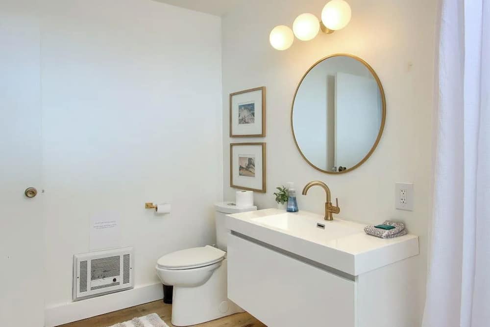 Photo of Bathroom in Yosemite West
