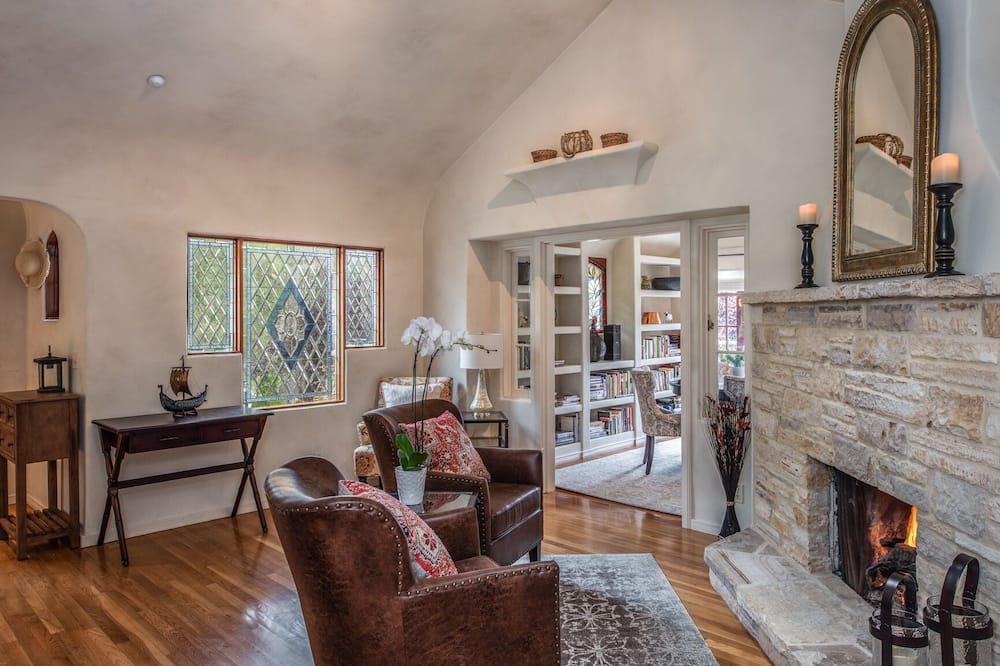 Photo of Livingroom in Northwest Carmel