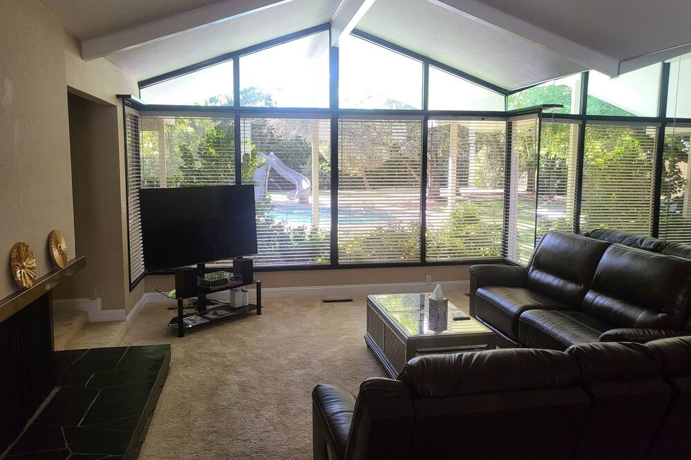 Photo of Livingroom in Arden-Arcade