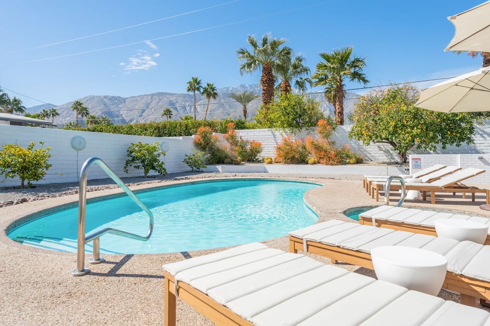 Photo of Outdoor in Racquet Club Estates