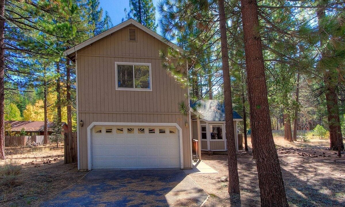 Photo of Outdoor in Pioneer Trail