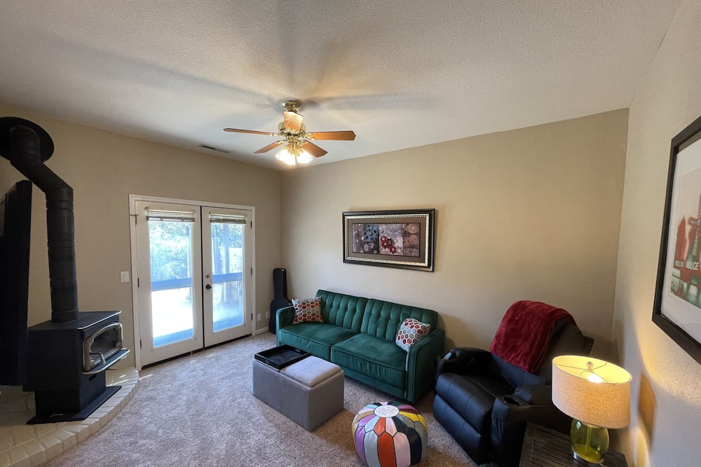 Photo of Livingroom in Sutter Creek