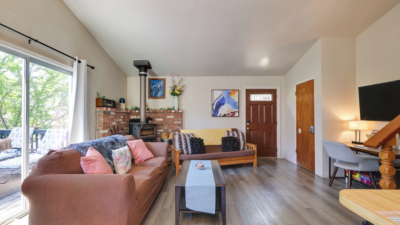 Photo of Livingroom in Tuolumne