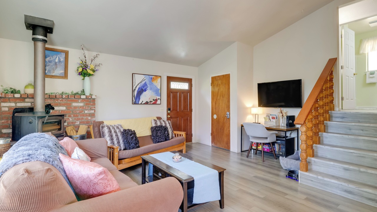 Photo of Livingroom in Tuolumne