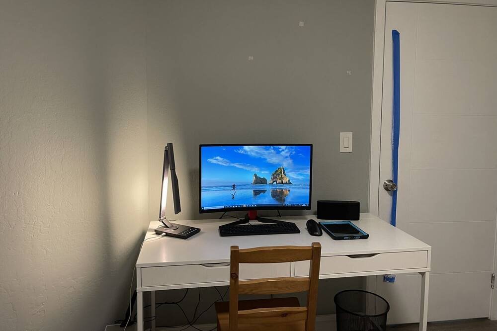 Photo of Bedroom in East Palo Alto