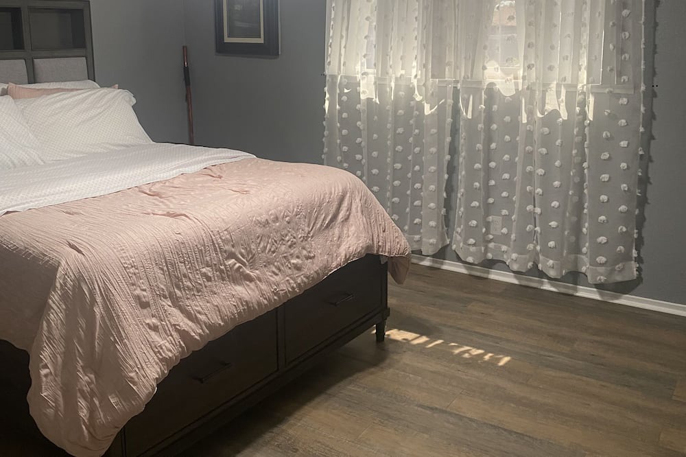 Photo of Bedroom in Coalinga
