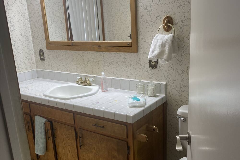 Photo of Bathroom in Coalinga