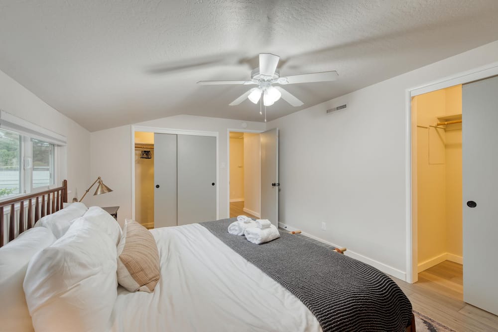 Photo of Bedroom in Montgomery Village