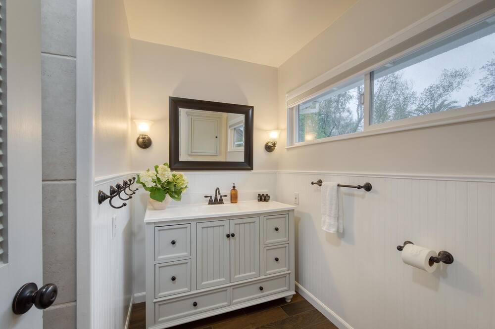 Photo of Bathroom in Montgomery Village