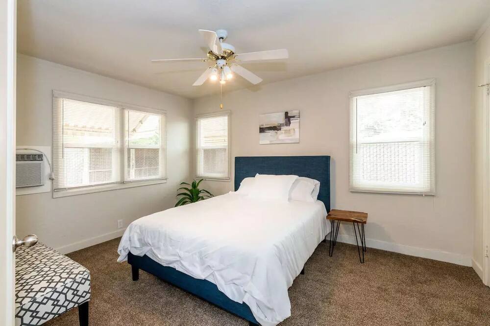 Photo of Bedroom in Roosevelt