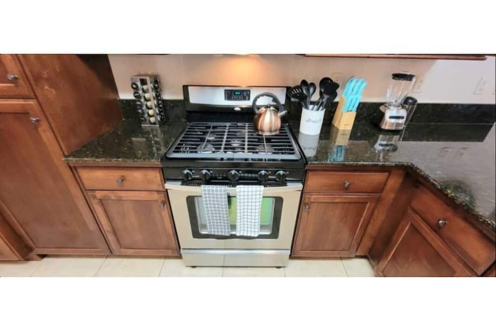 Photo of Kitchen in Roosevelt
