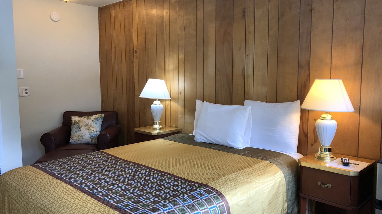 Photo of Bedroom in Lakeside Park