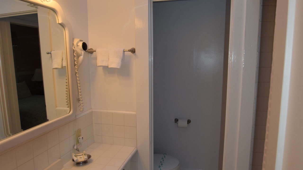 Photo of Bathroom in Avalon