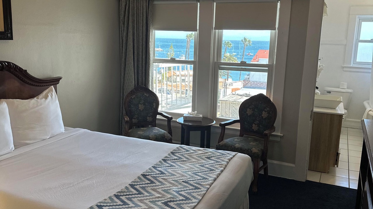 Photo of Bedroom in Avalon