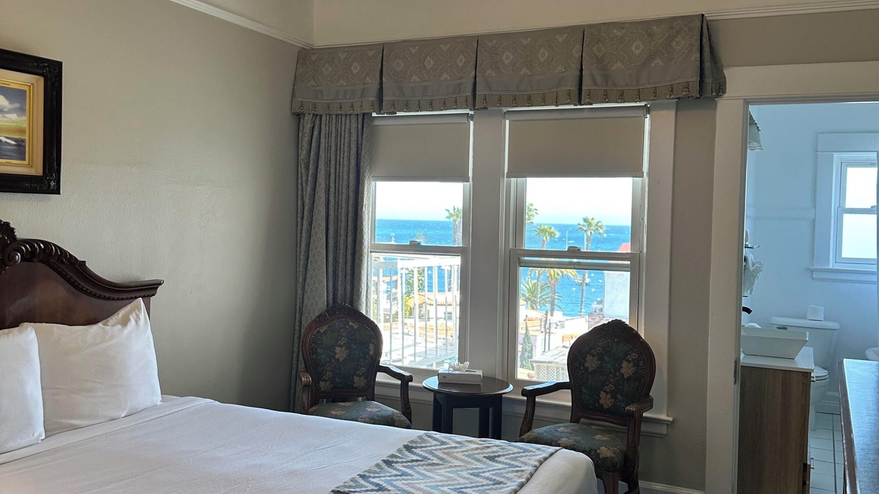 Photo of Bedroom in Avalon
