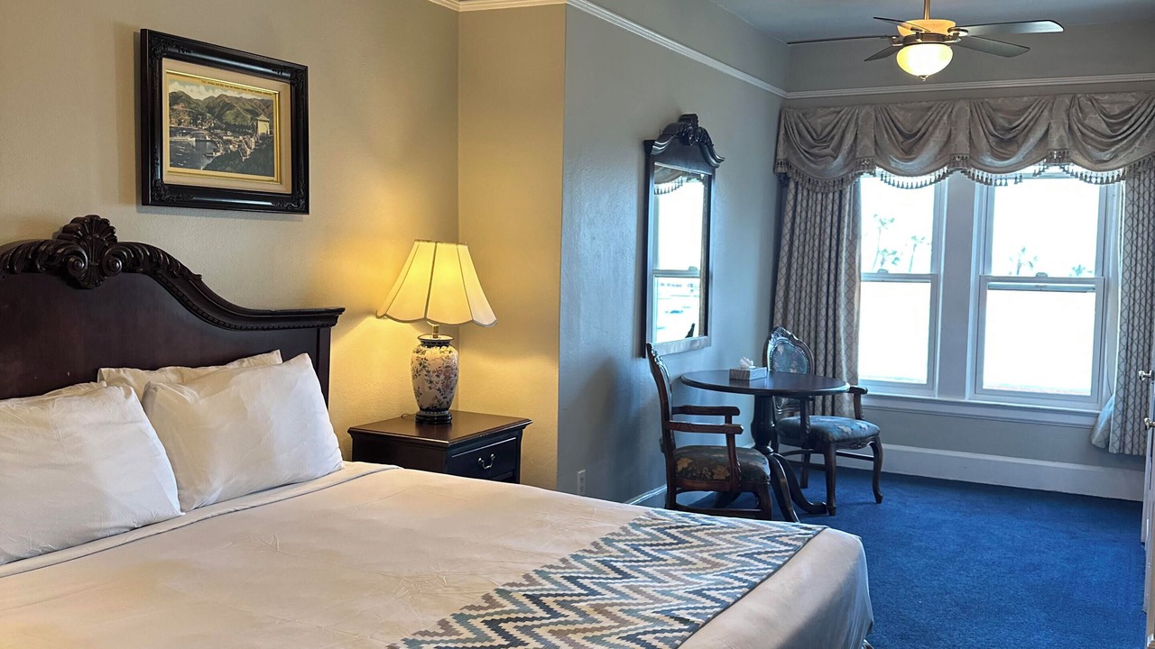 Photo of Bedroom in Avalon