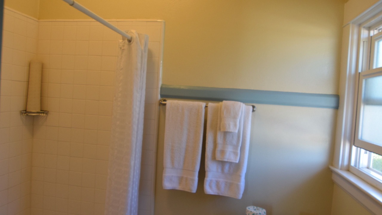 Photo of Bathroom in Avalon