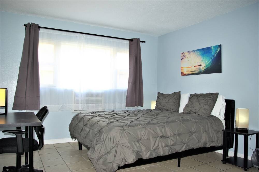 Photo of Bedroom in Logan Heights