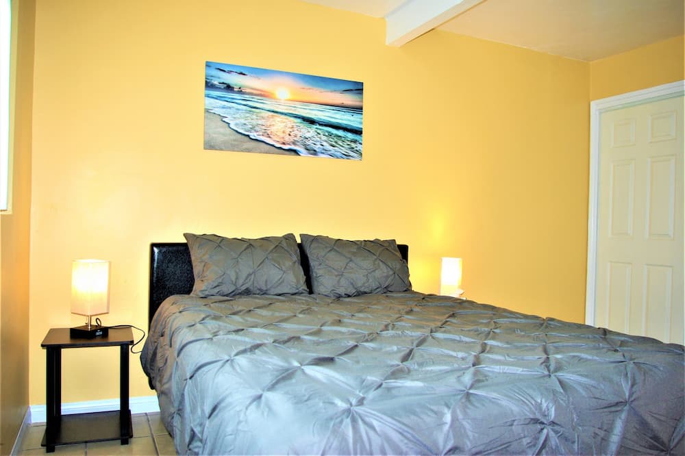 Photo of Bedroom in Logan Heights