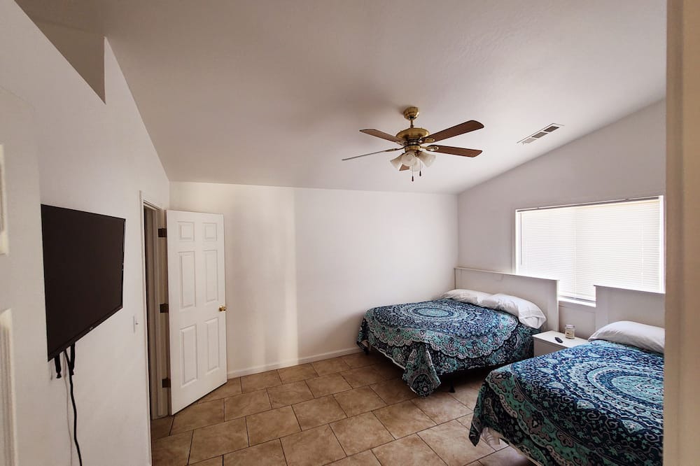 Photo of Bedroom in Porterville