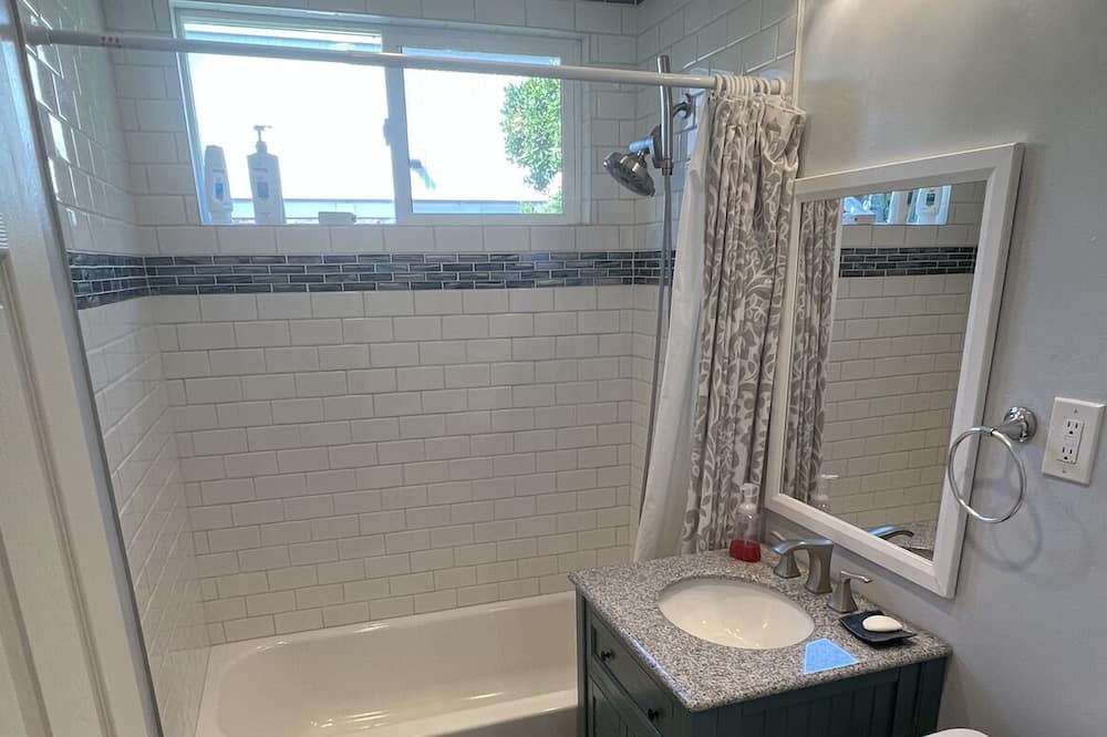 Photo of Bathroom in East Palo Alto