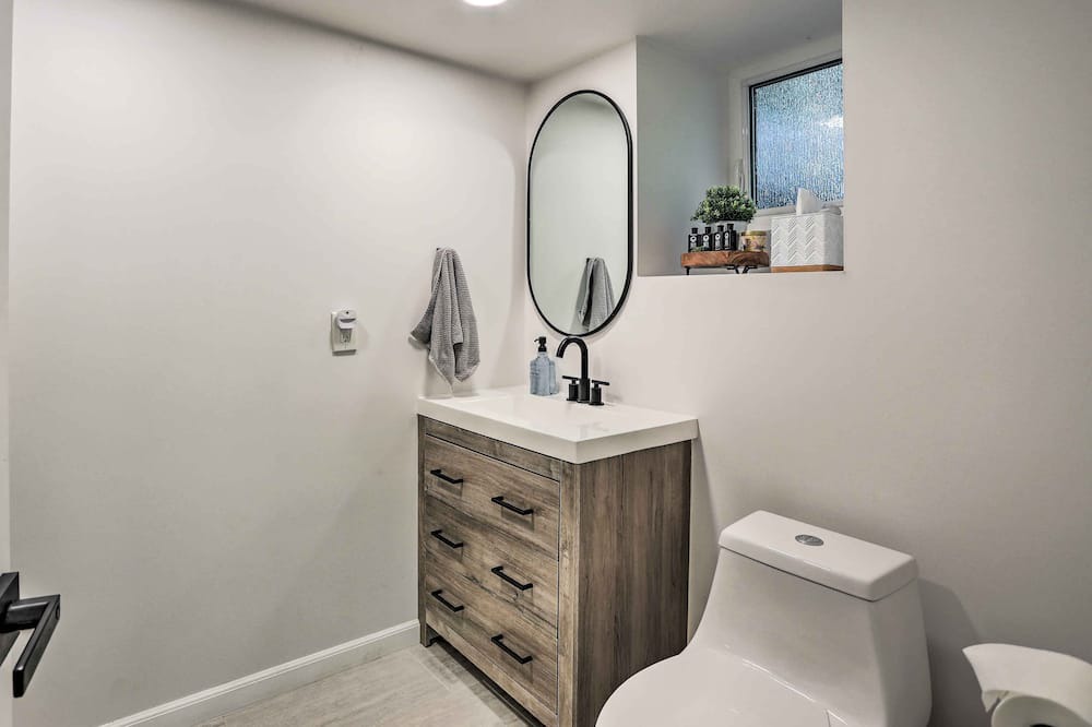 Photo of Bathroom in Arrowhead Villas