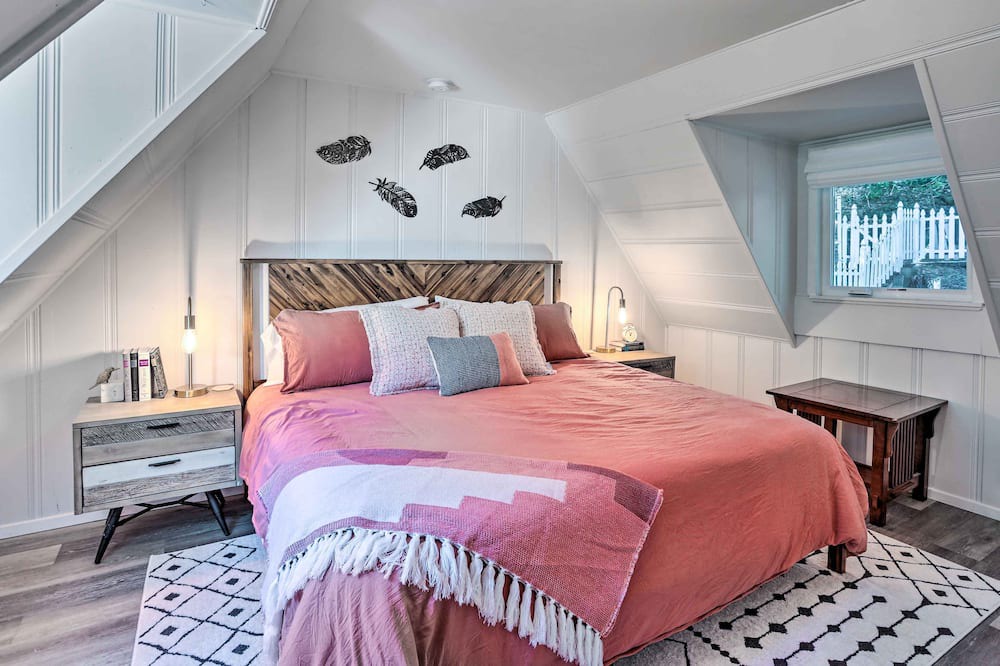 Photo of Bedroom in Arrowhead Villas
