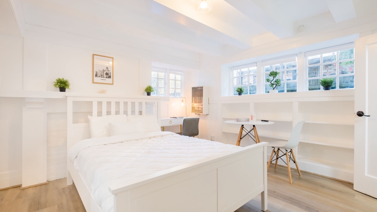Photo of Bedroom in Adams Point