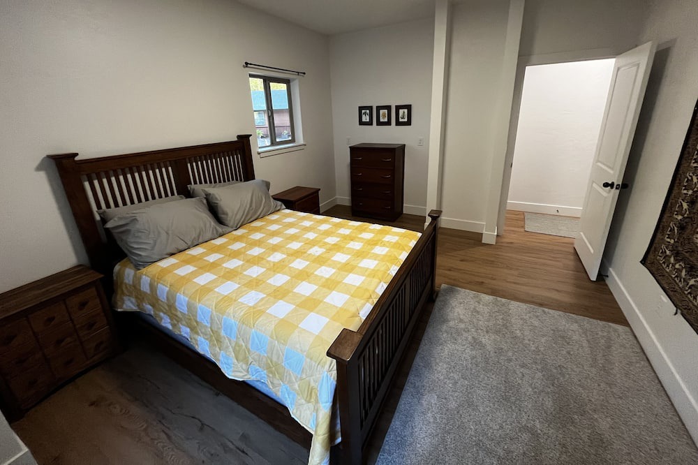 Photo of Bedroom in Crescent City